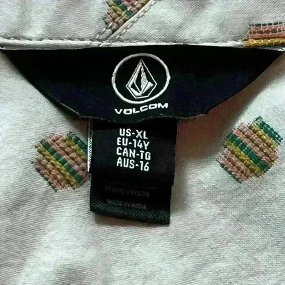 ✨Volcom short sleeve button-up shirt with front pocket youth XL - Picture 6 of 6